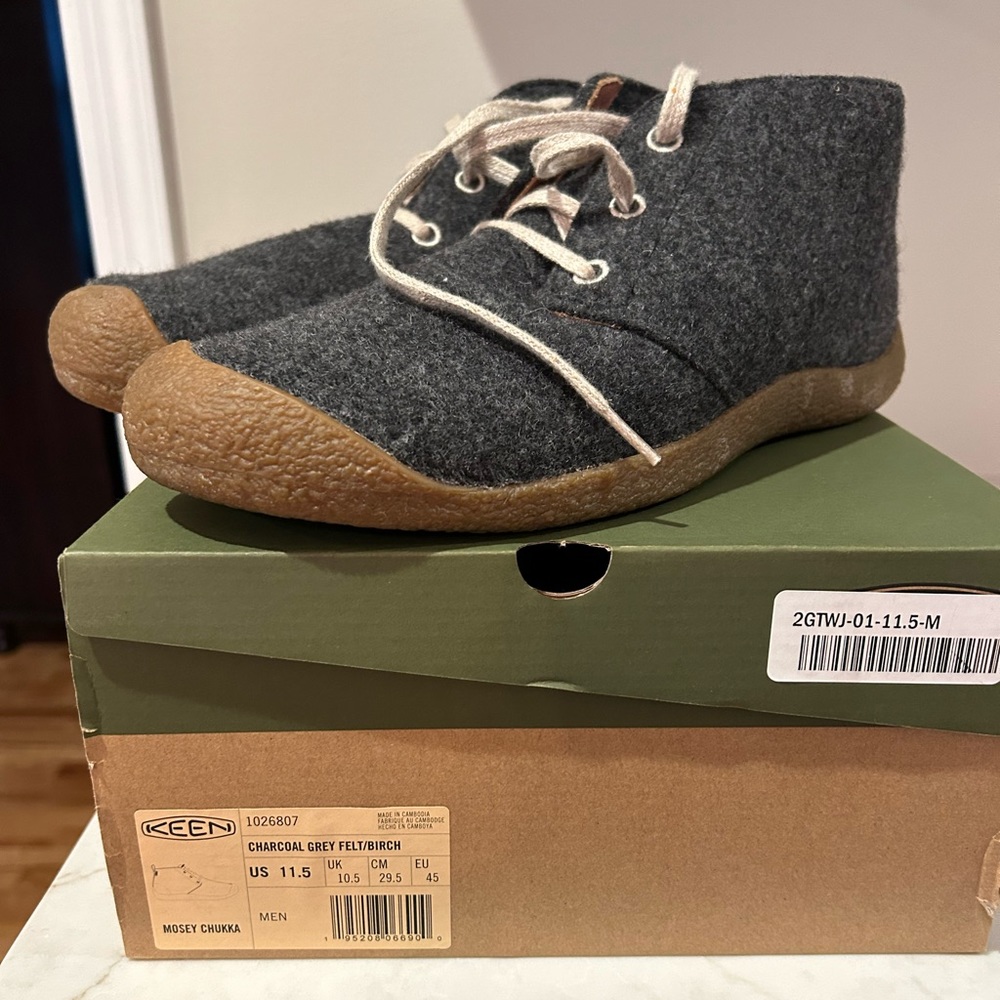 Keen Mosey Chukka boots. Grey with beige sole and laces. Brand new with box.
